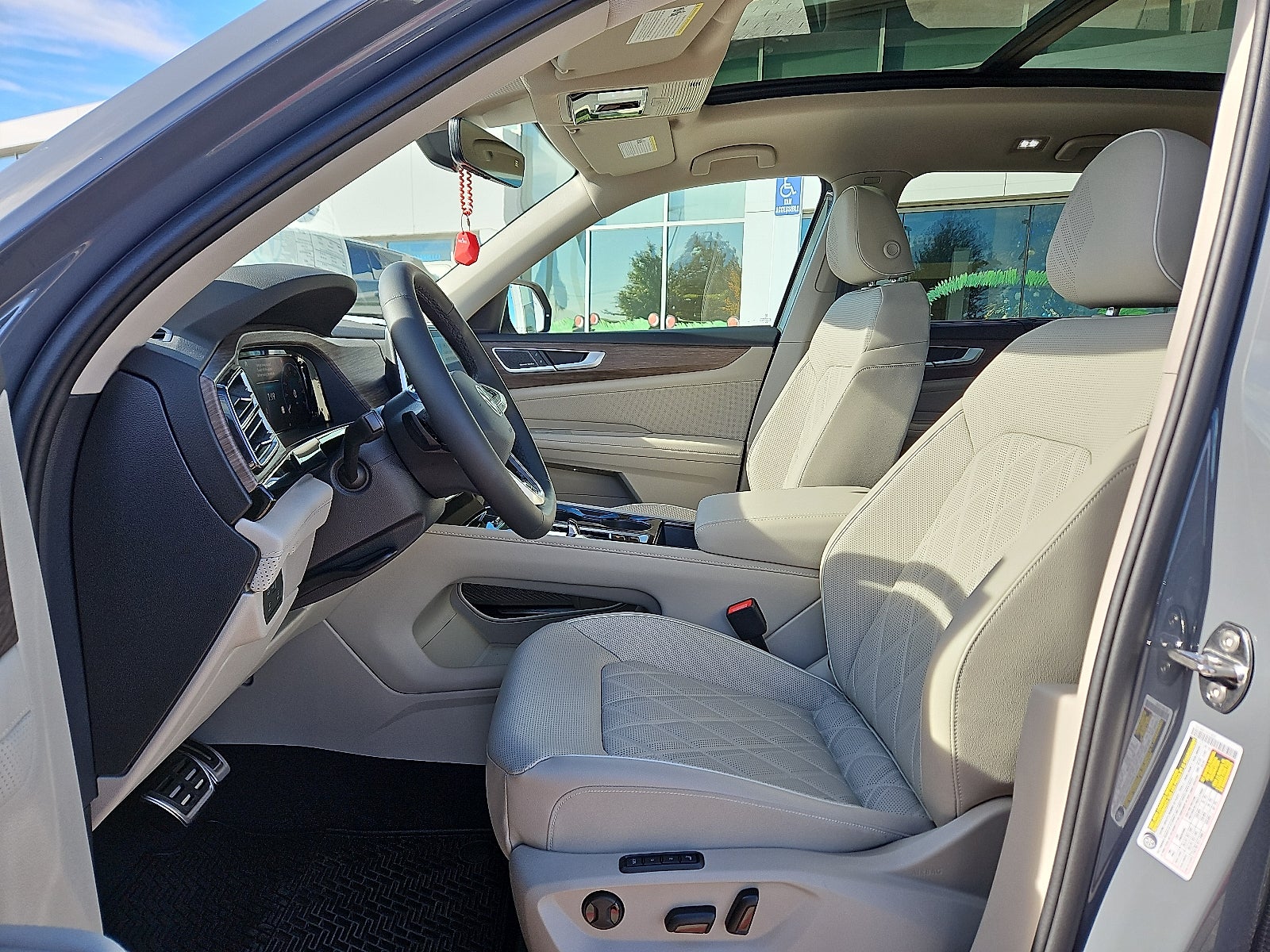 2026 Volkswagen Atlas 2.0T SEL Premium R-Line