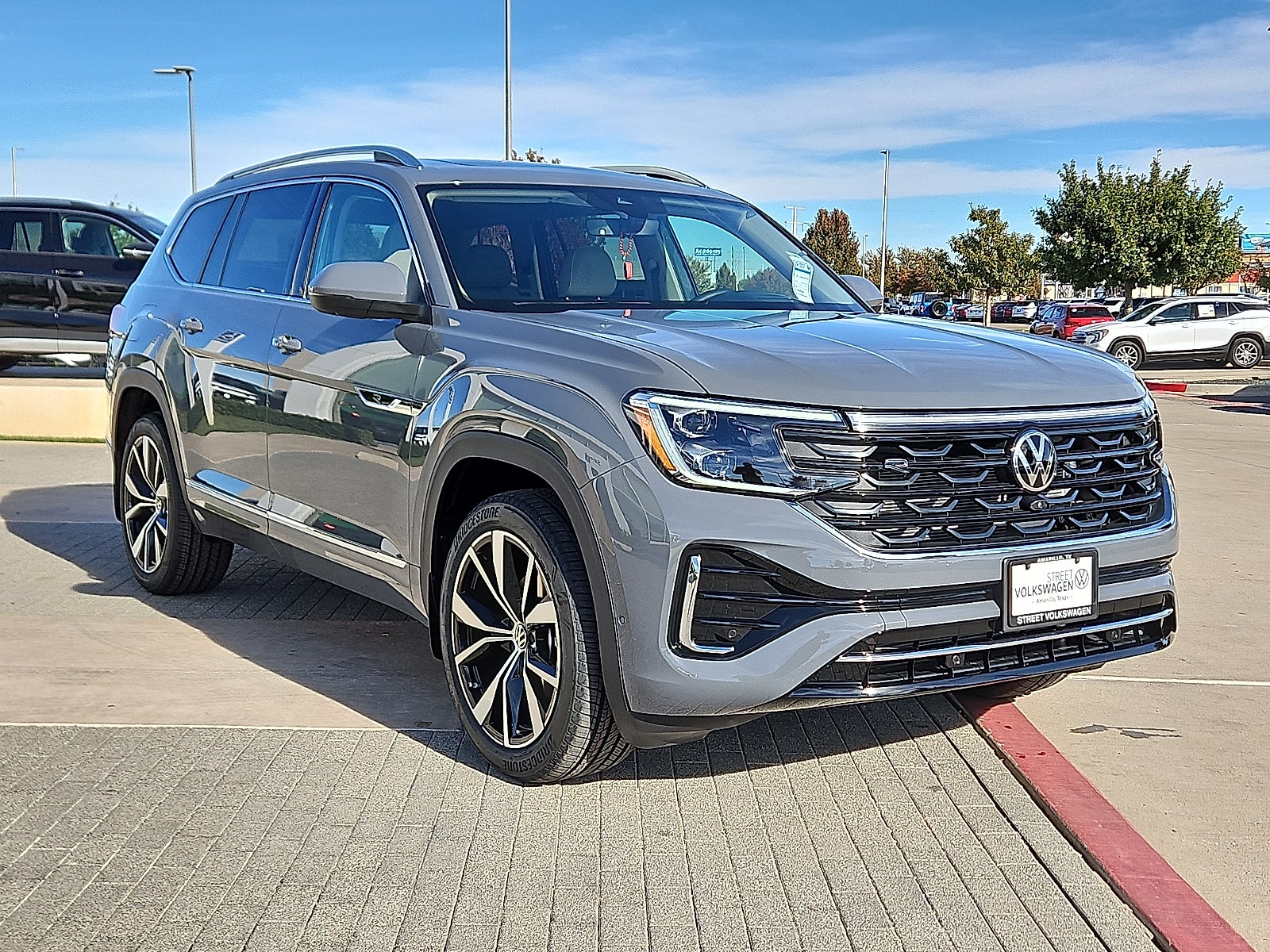 2026 Volkswagen Atlas 2.0T SEL Premium R-Line