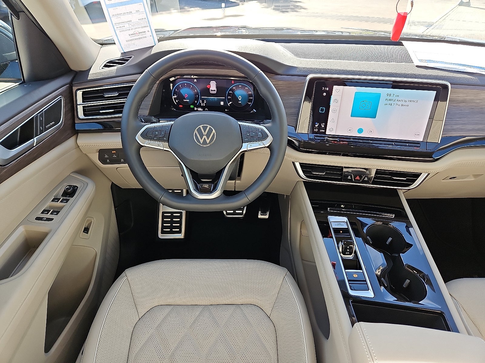 2026 Volkswagen Atlas 2.0T SEL Premium R-Line