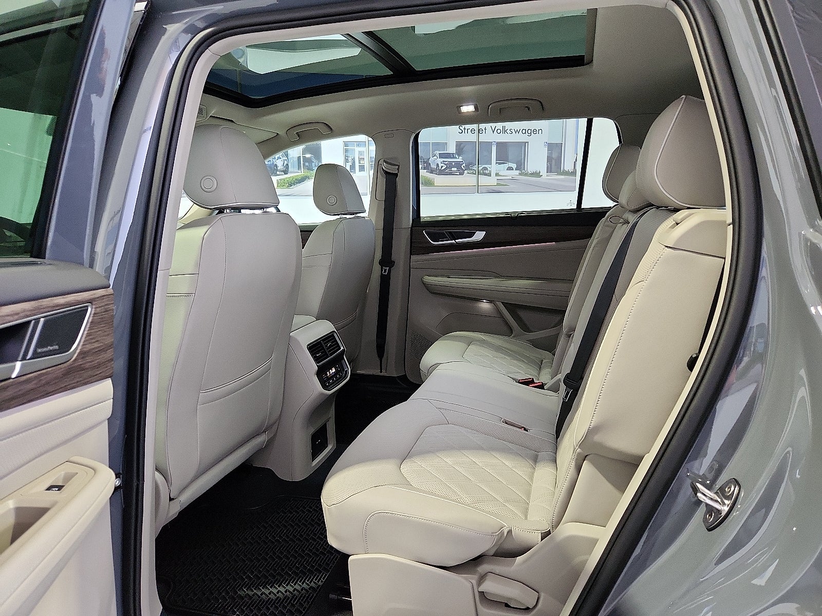 2026 Volkswagen Atlas SEL Premium R-Line
