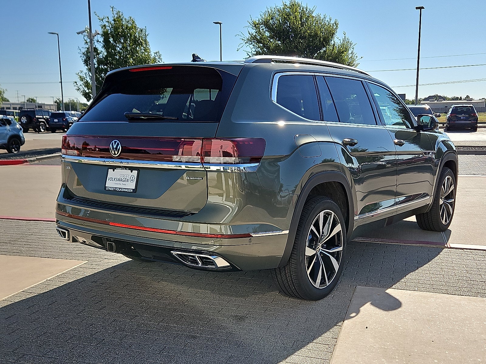 2026 Volkswagen Atlas 2.0T SEL Premium R-Line
