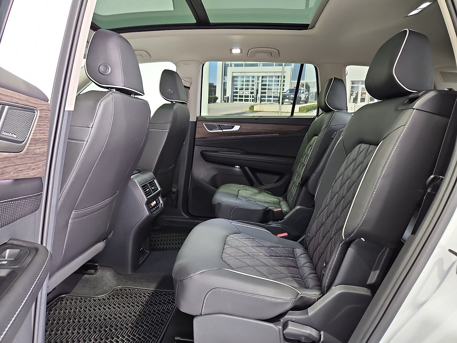 2026 Volkswagen Atlas SEL Premium R-Line