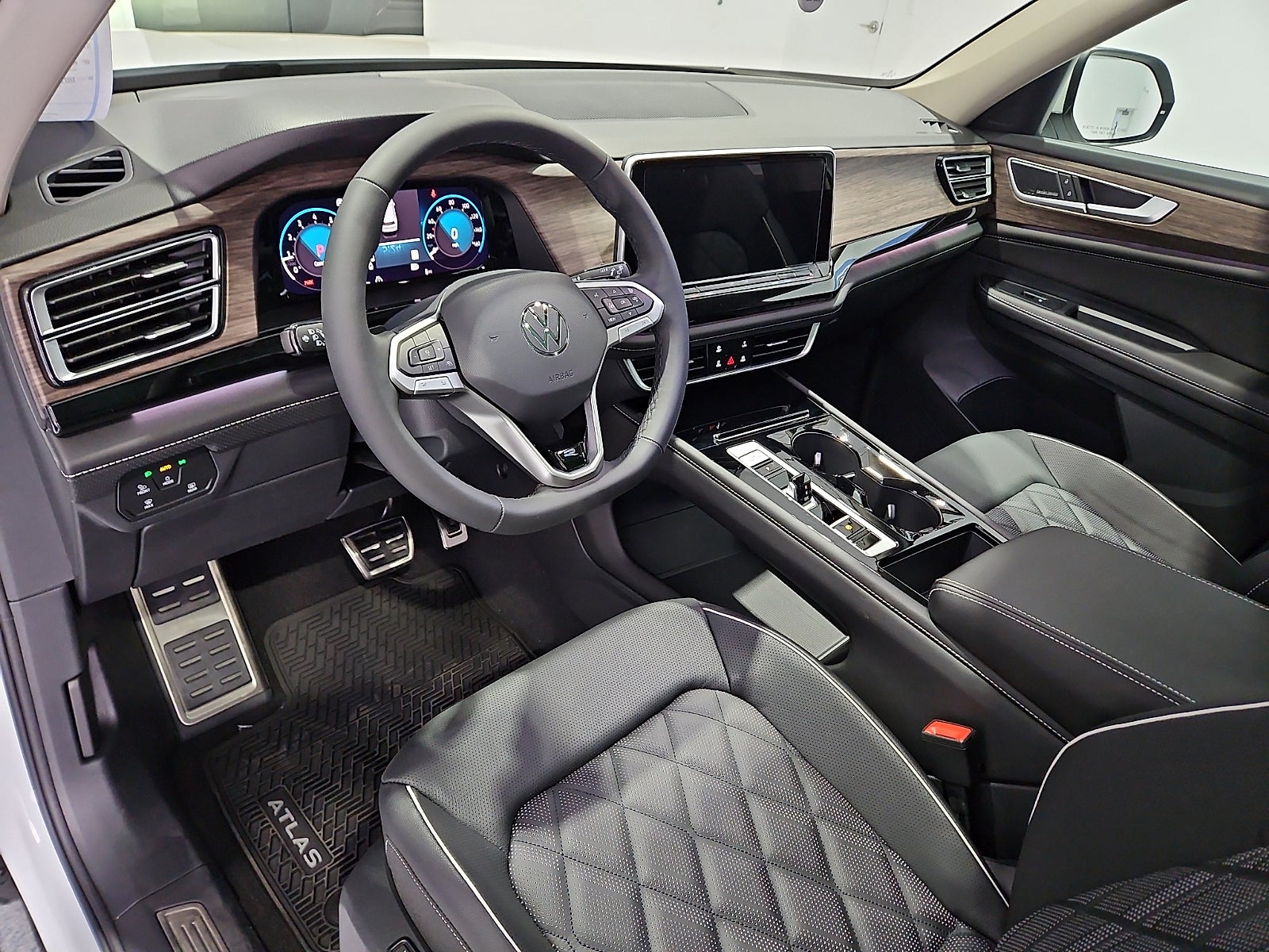 2026 Volkswagen Atlas SEL Premium R-Line