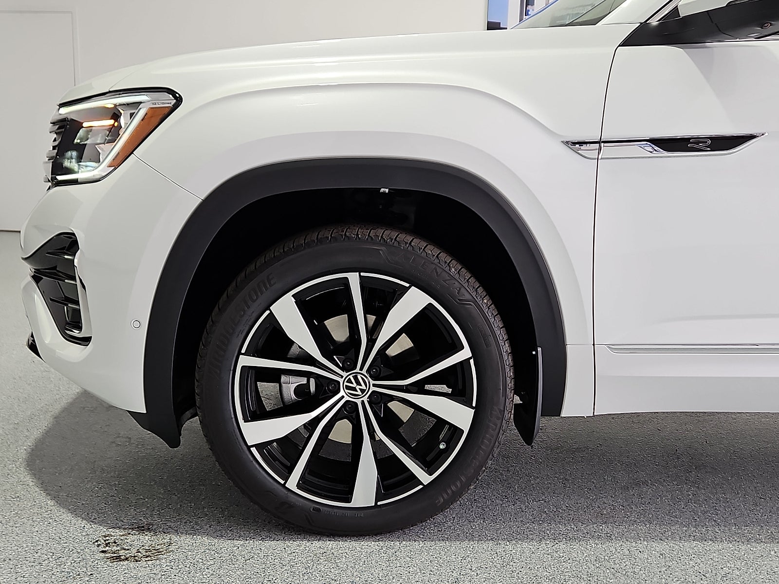 2026 Volkswagen Atlas SEL Premium R-Line