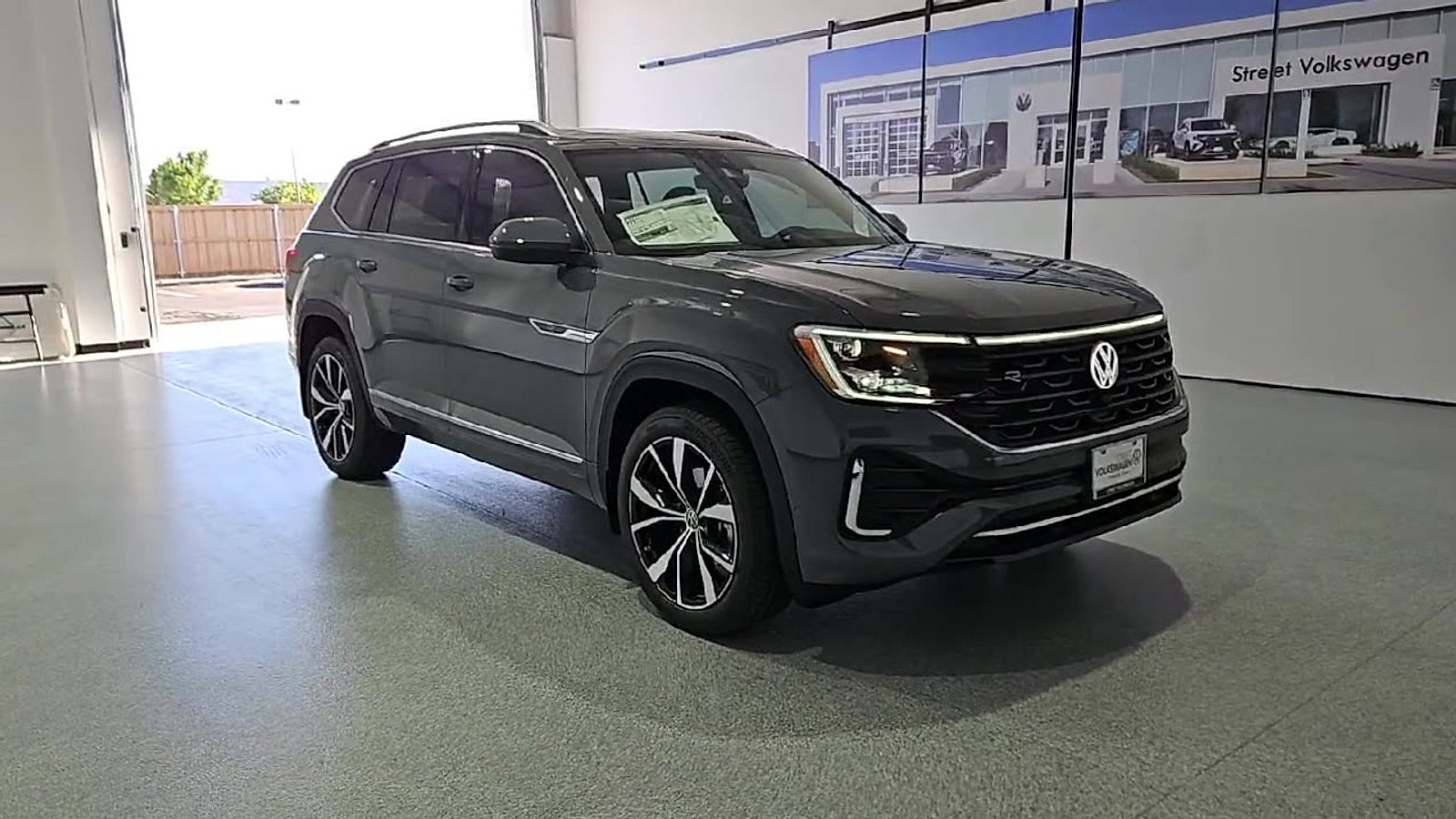 2026 Volkswagen Atlas SEL Premium R-Line