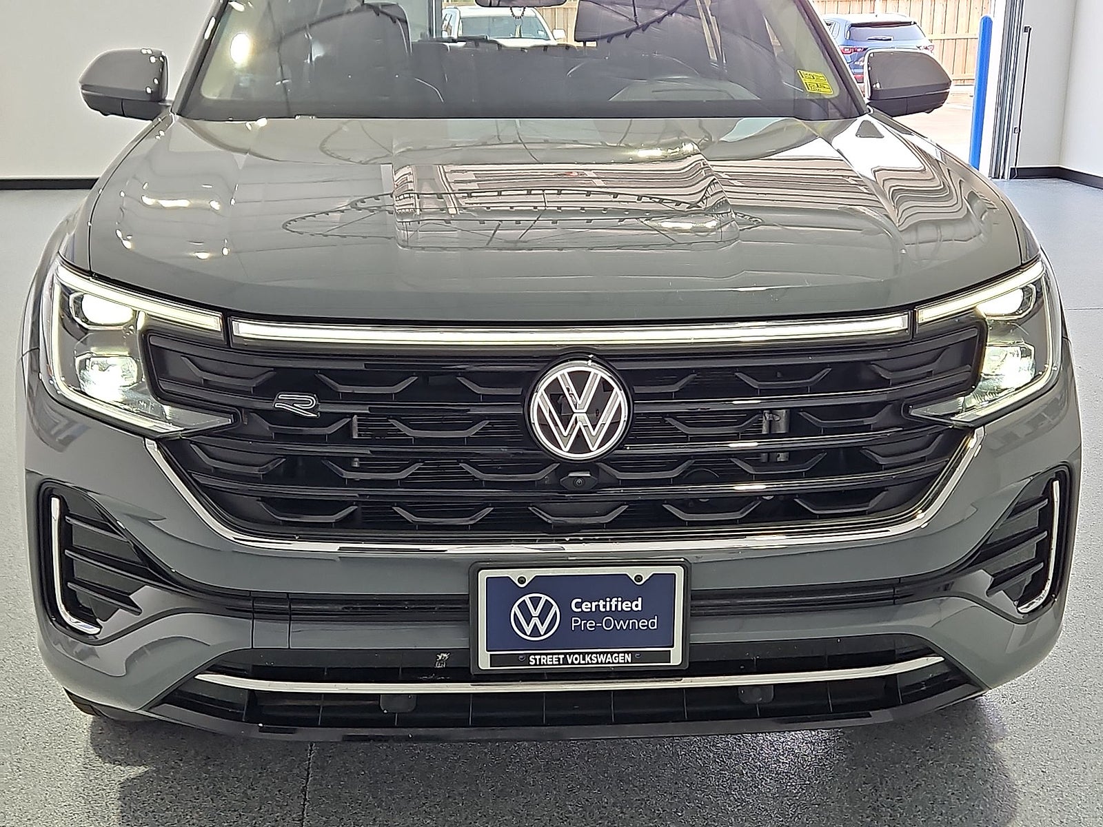 2025 Volkswagen Atlas 2.0T SEL Premium R-Line