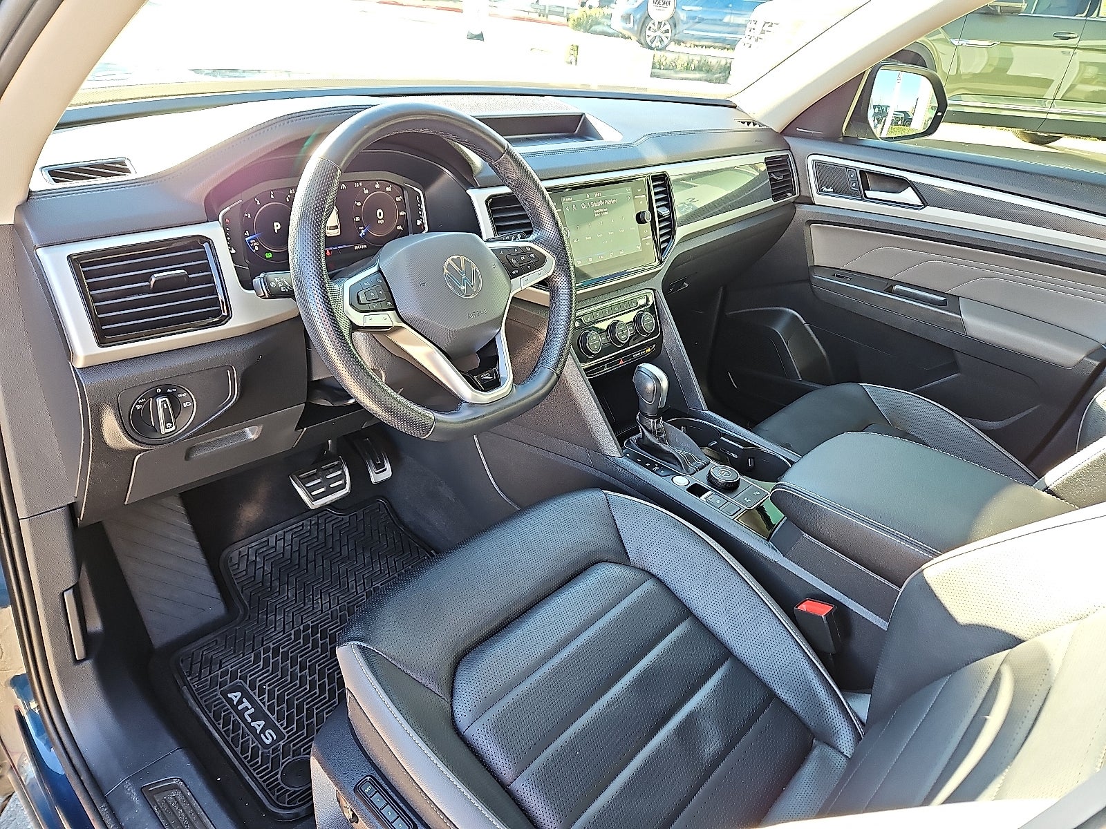 2023 Volkswagen Atlas 3.6L V6 SEL Premium R-Line