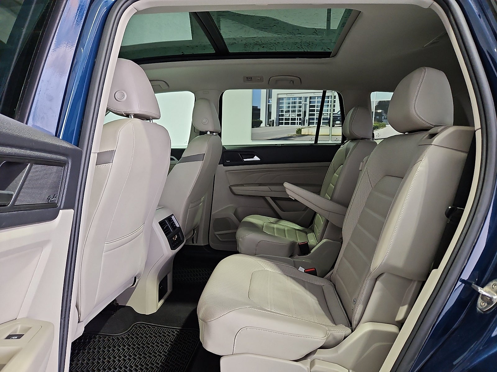 2023 Volkswagen Atlas 3.6L V6 SEL Premium R-Line
