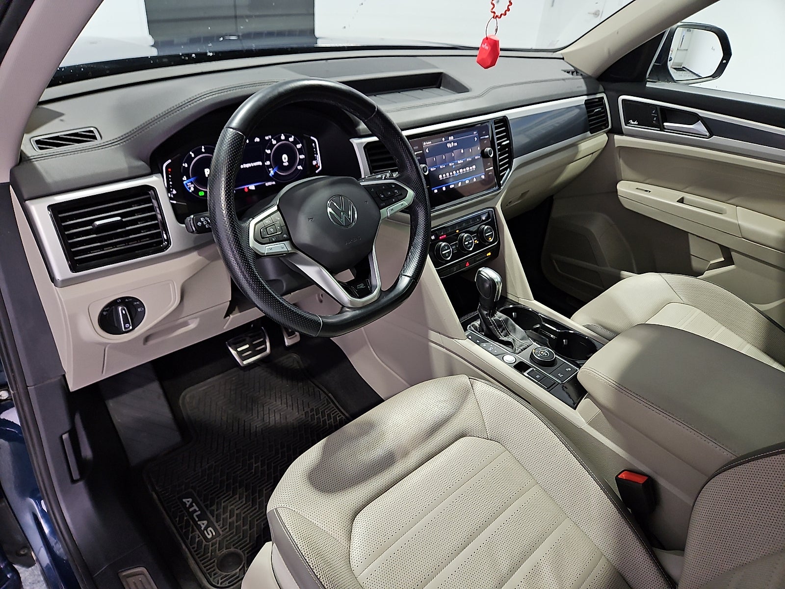 2023 Volkswagen Atlas 3.6L V6 SEL Premium R-Line