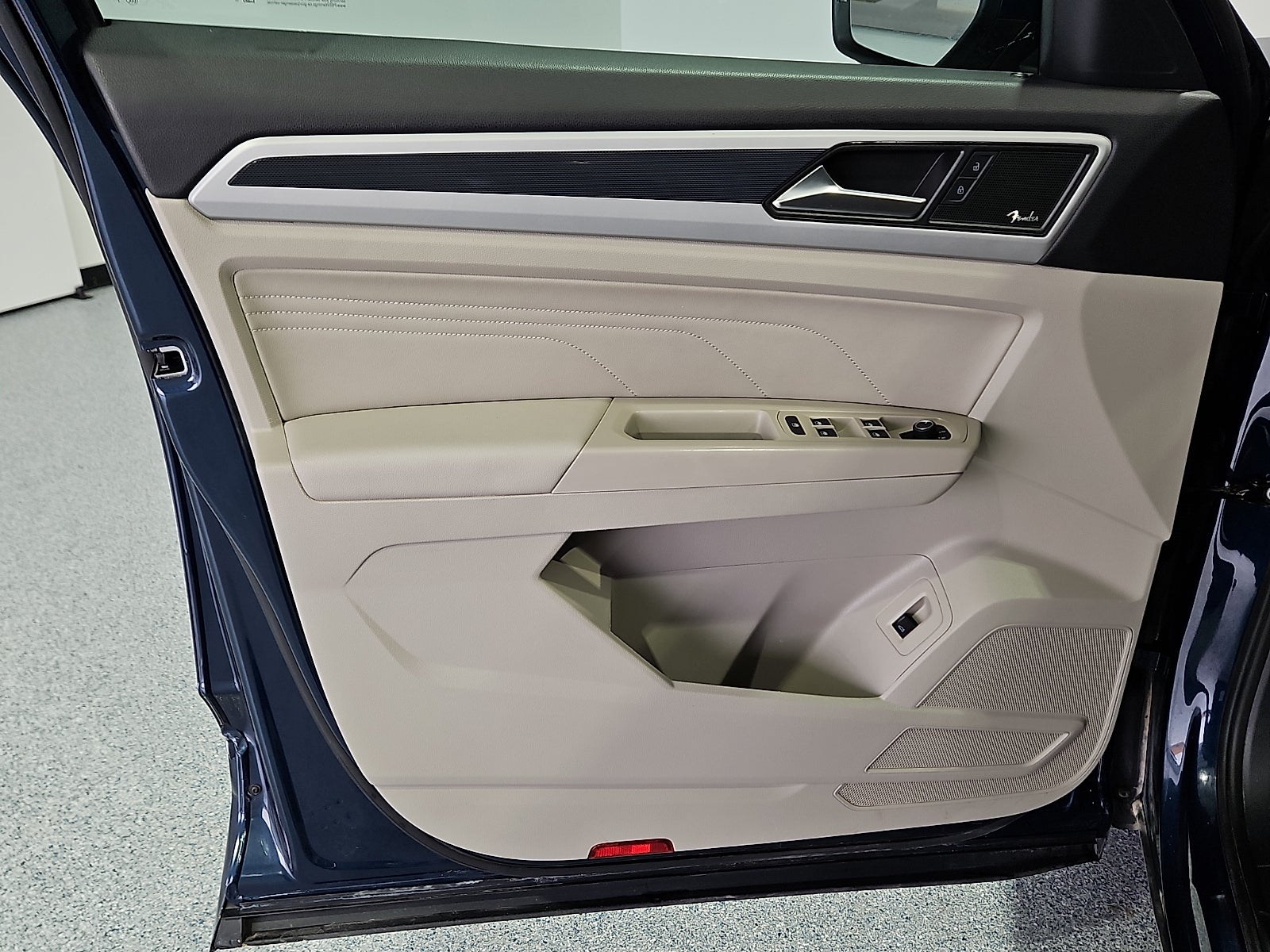 2023 Volkswagen Atlas 3.6L V6 SEL Premium R-Line