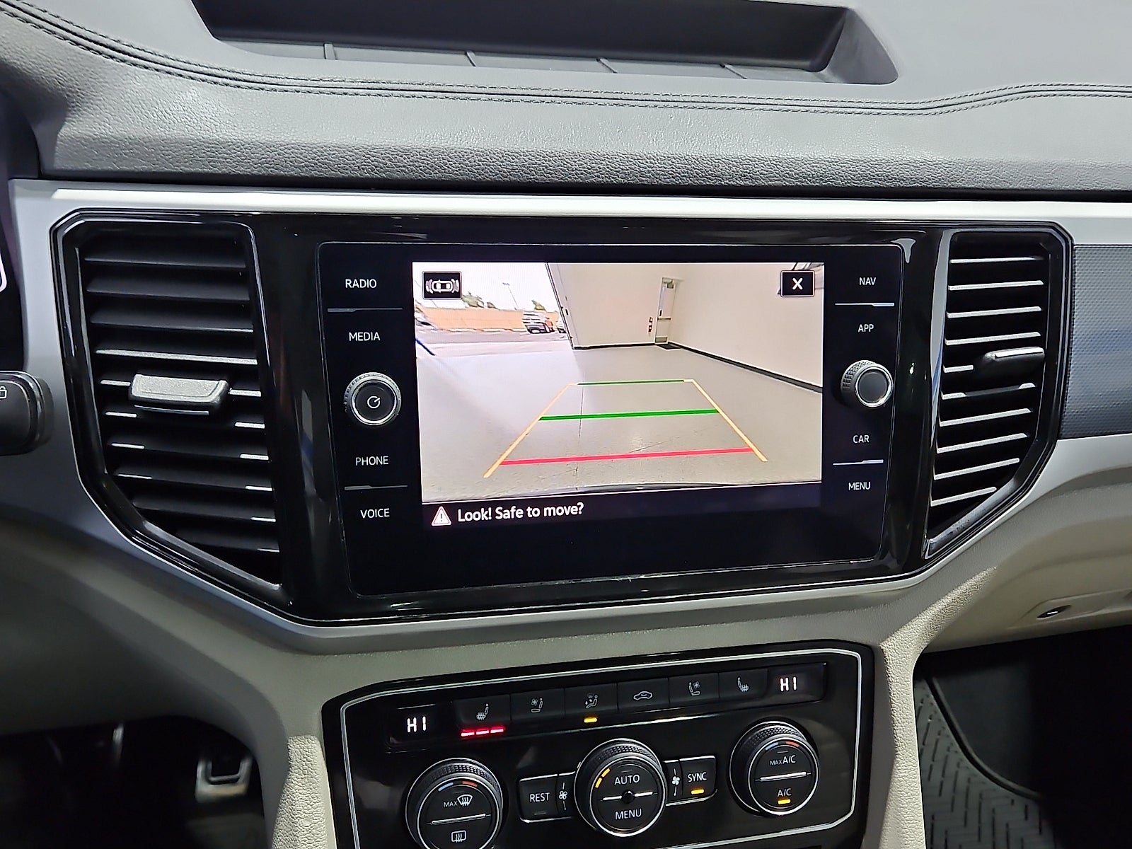 2023 Volkswagen Atlas 3.6L V6 SEL Premium R-Line