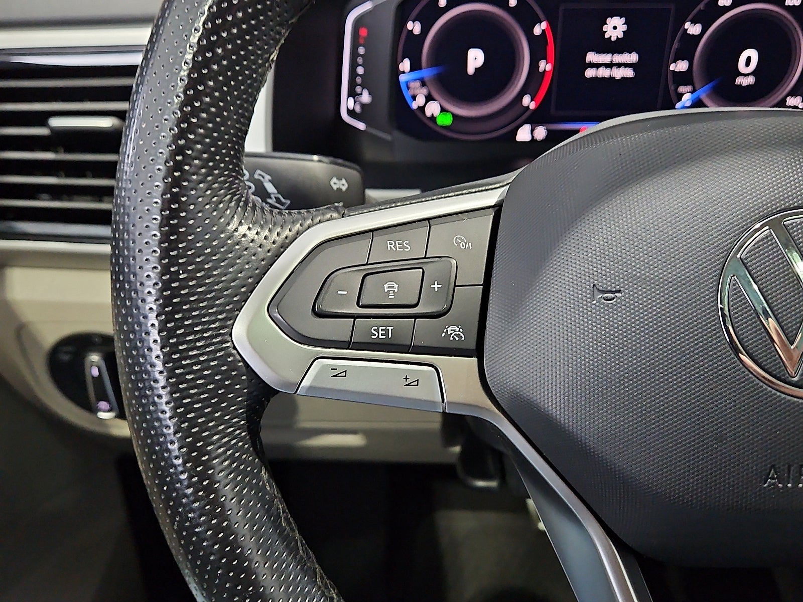 2023 Volkswagen Atlas 3.6L V6 SEL Premium R-Line