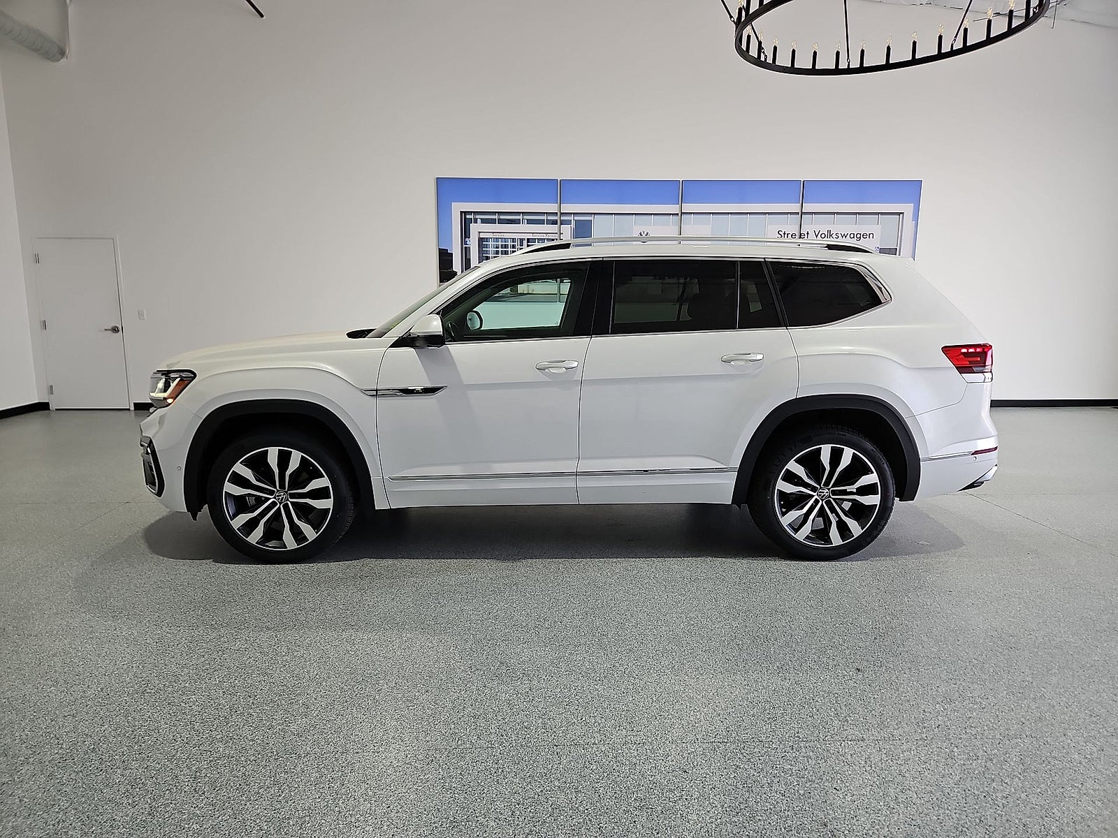 2023 Volkswagen Atlas 3.6L V6 SEL Premium R-Line