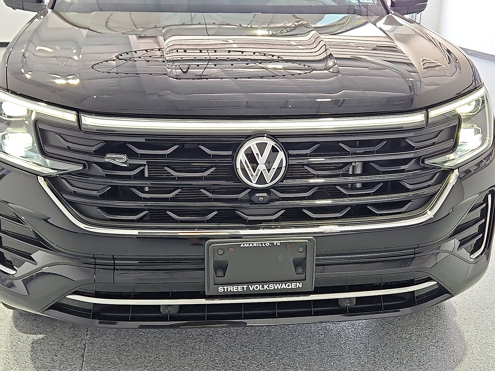 2024 Volkswagen Atlas 2.0T SEL Premium R-Line