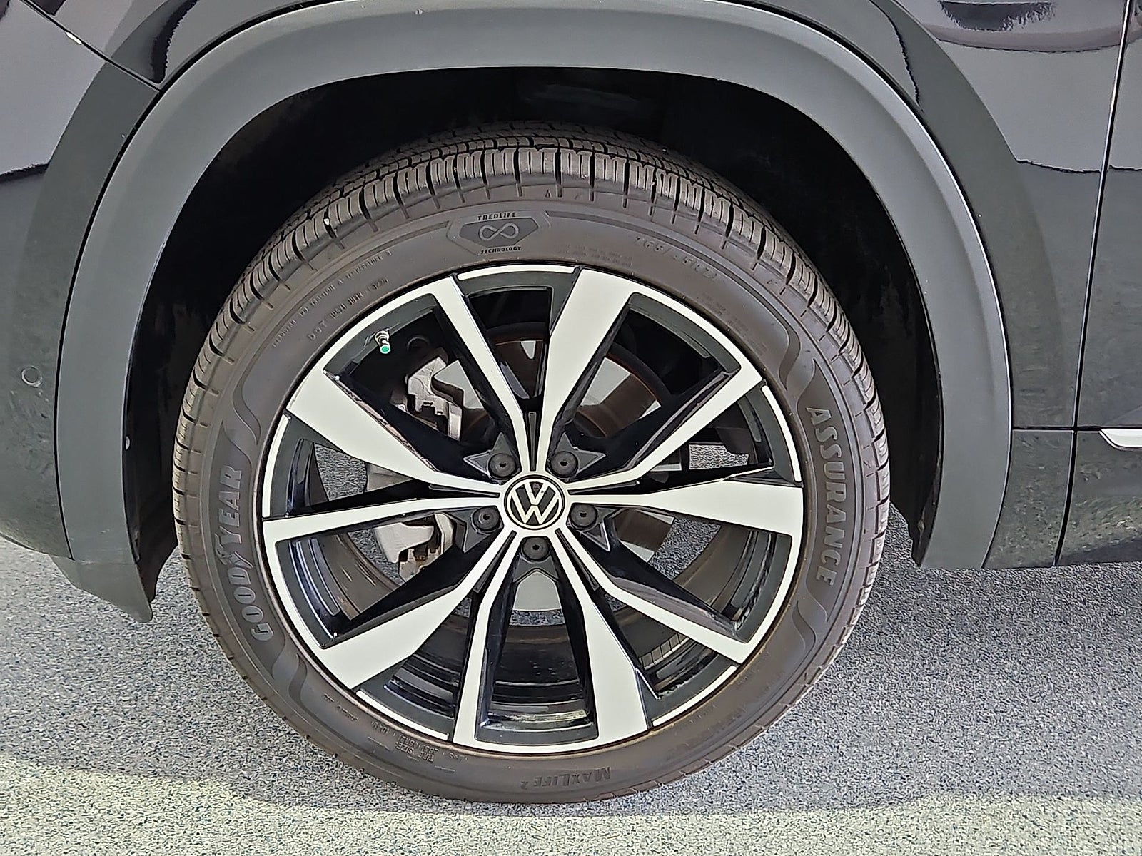 2024 Volkswagen Atlas 2.0T SEL Premium R-Line