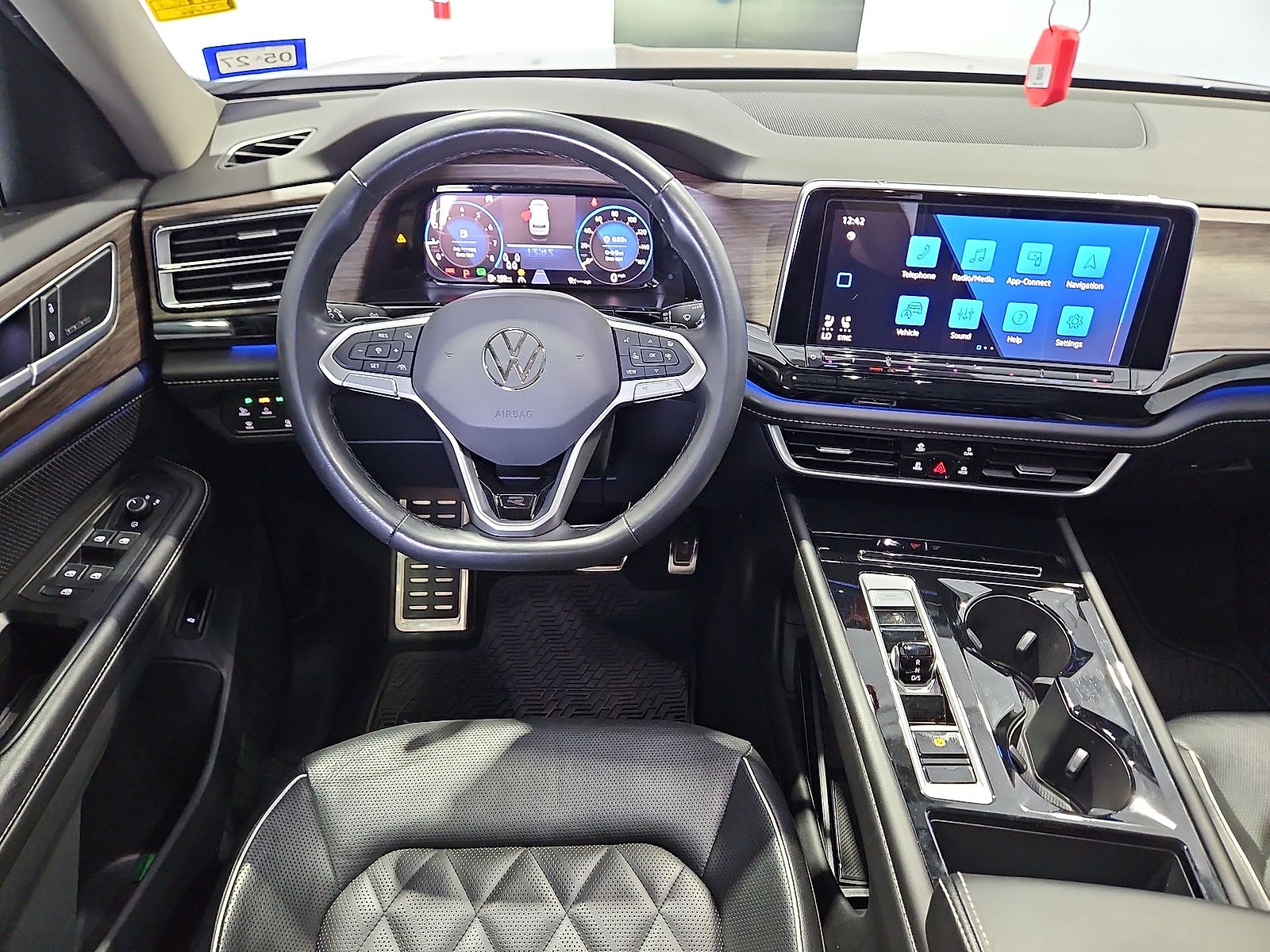 2024 Volkswagen Atlas 2.0T SEL Premium R-Line