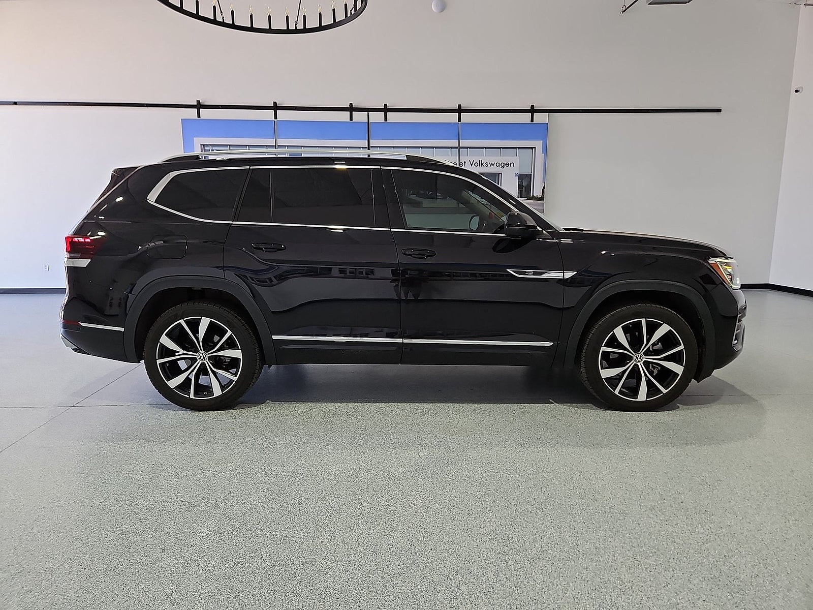 2024 Volkswagen Atlas 2.0T SEL Premium R-Line