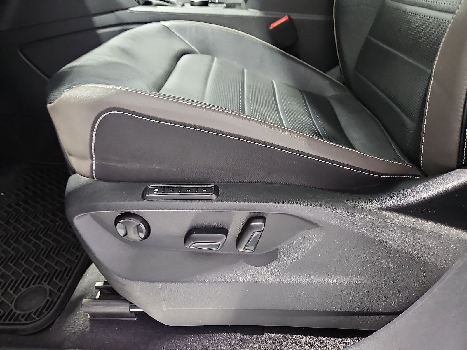 2022 Volkswagen Atlas 3.6L V6 SEL Premium R-Line