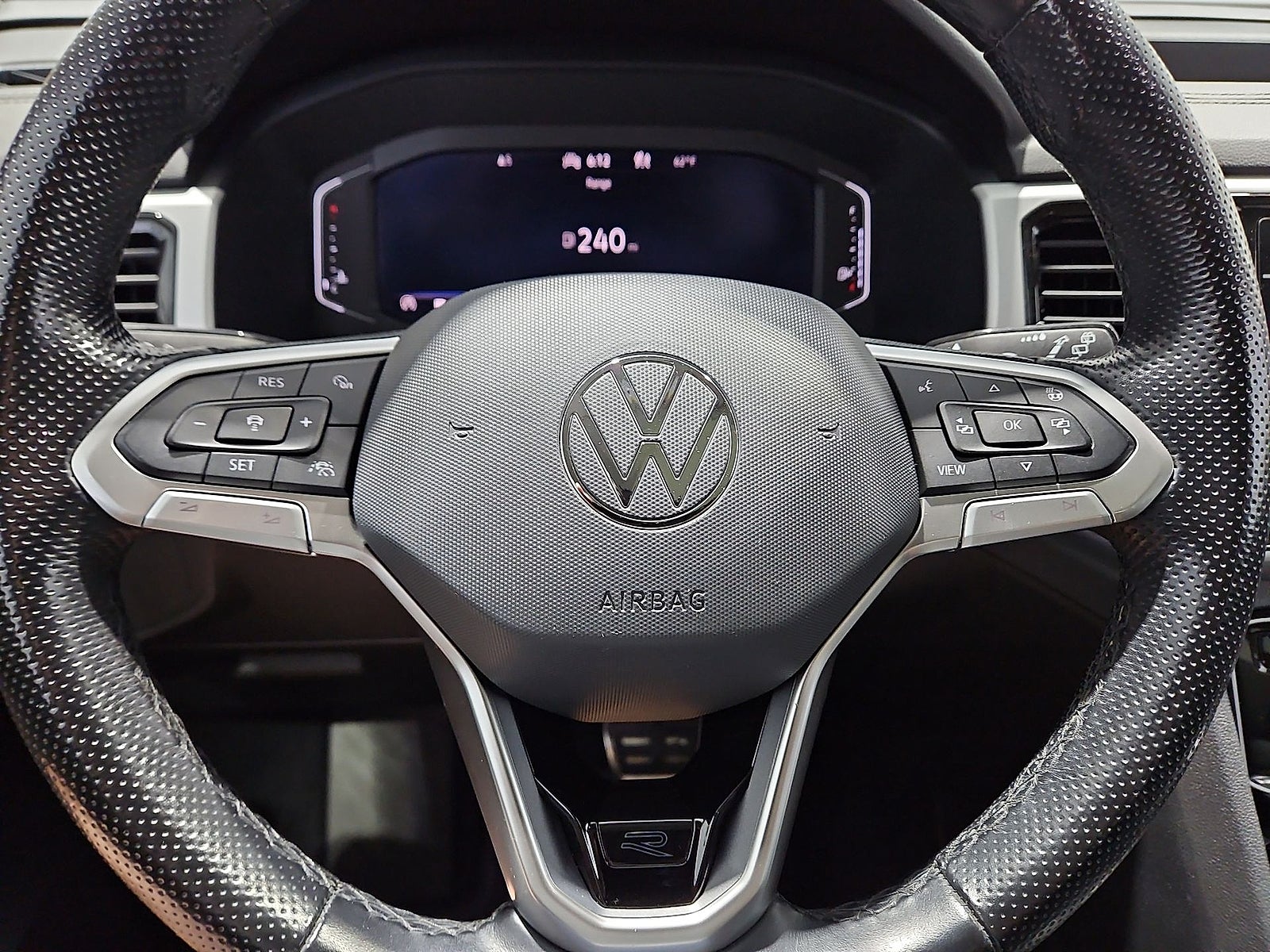 2022 Volkswagen Atlas 3.6L V6 SEL Premium R-Line