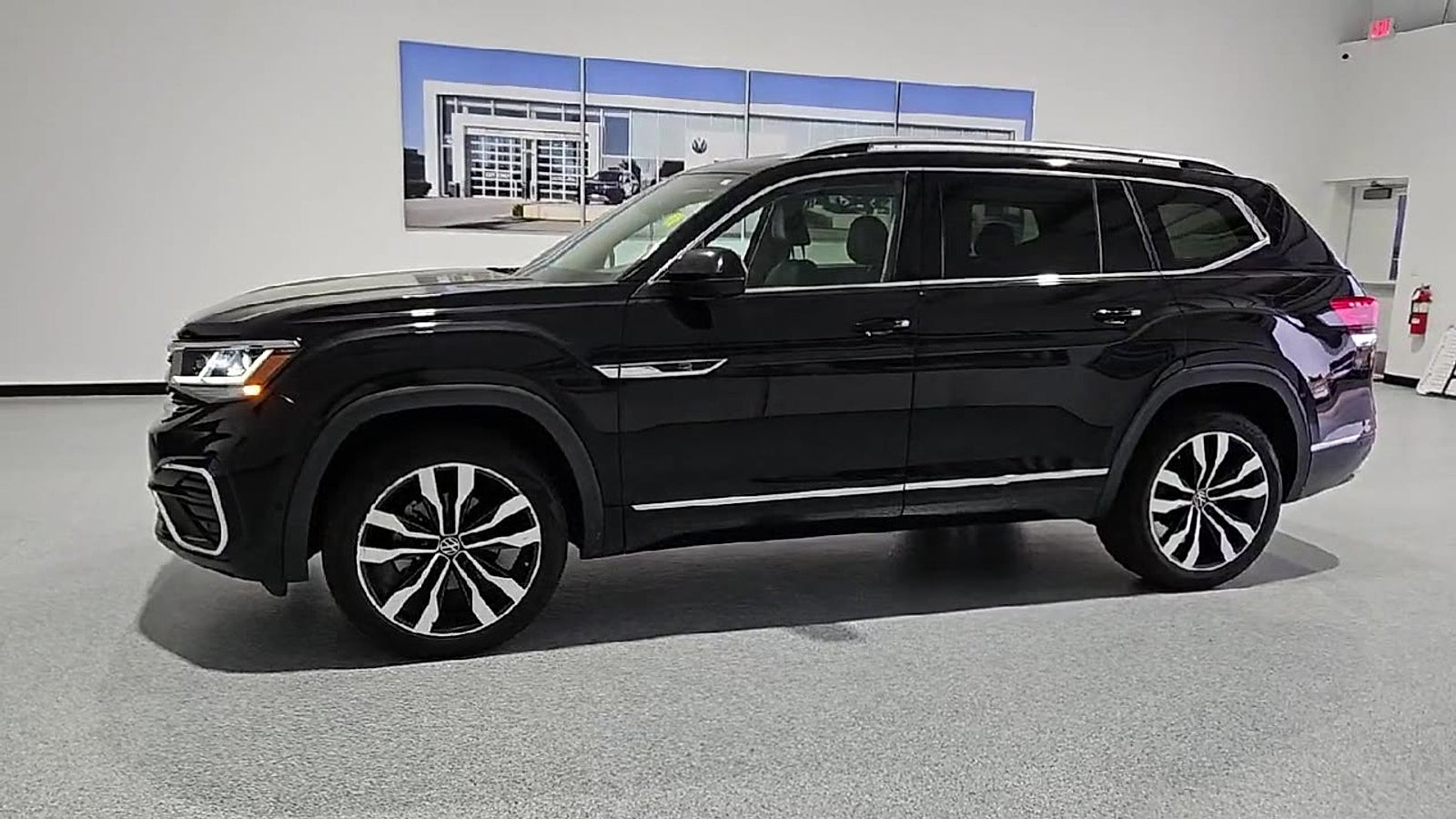 2022 Volkswagen Atlas 3.6L V6 SEL Premium R-Line