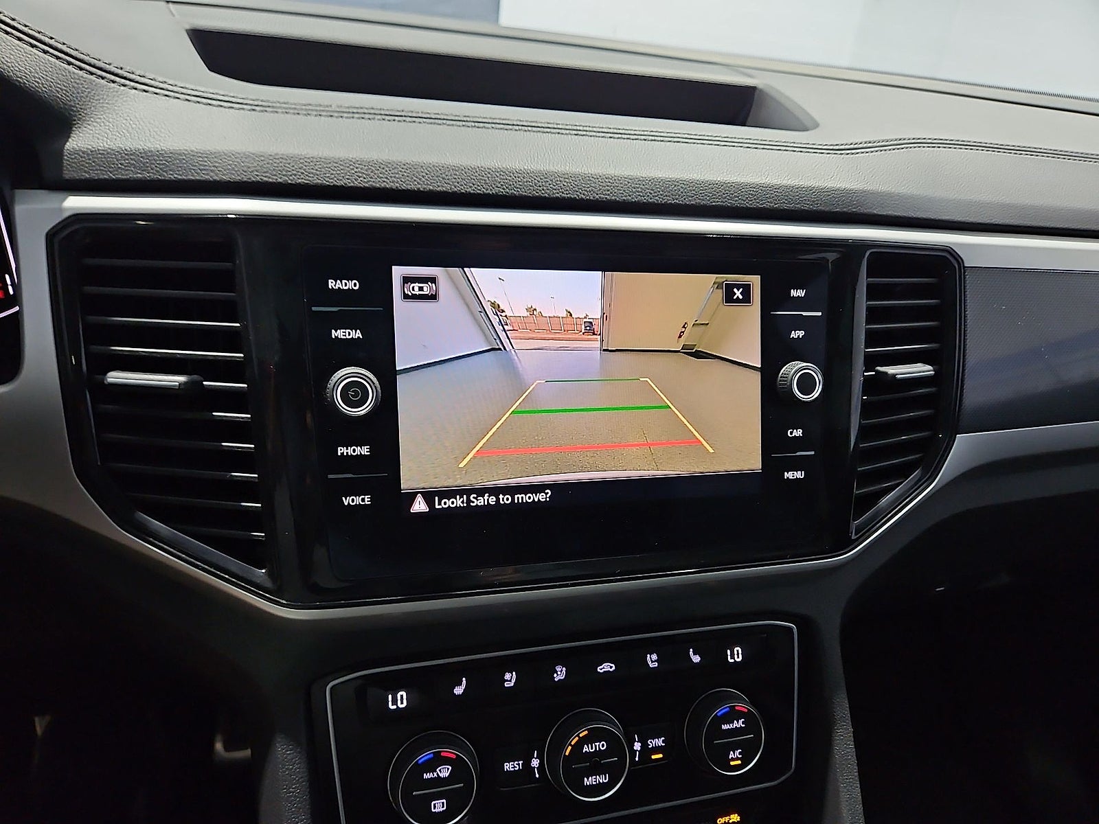 2023 Volkswagen Atlas 3.6L V6 SEL Premium R-Line