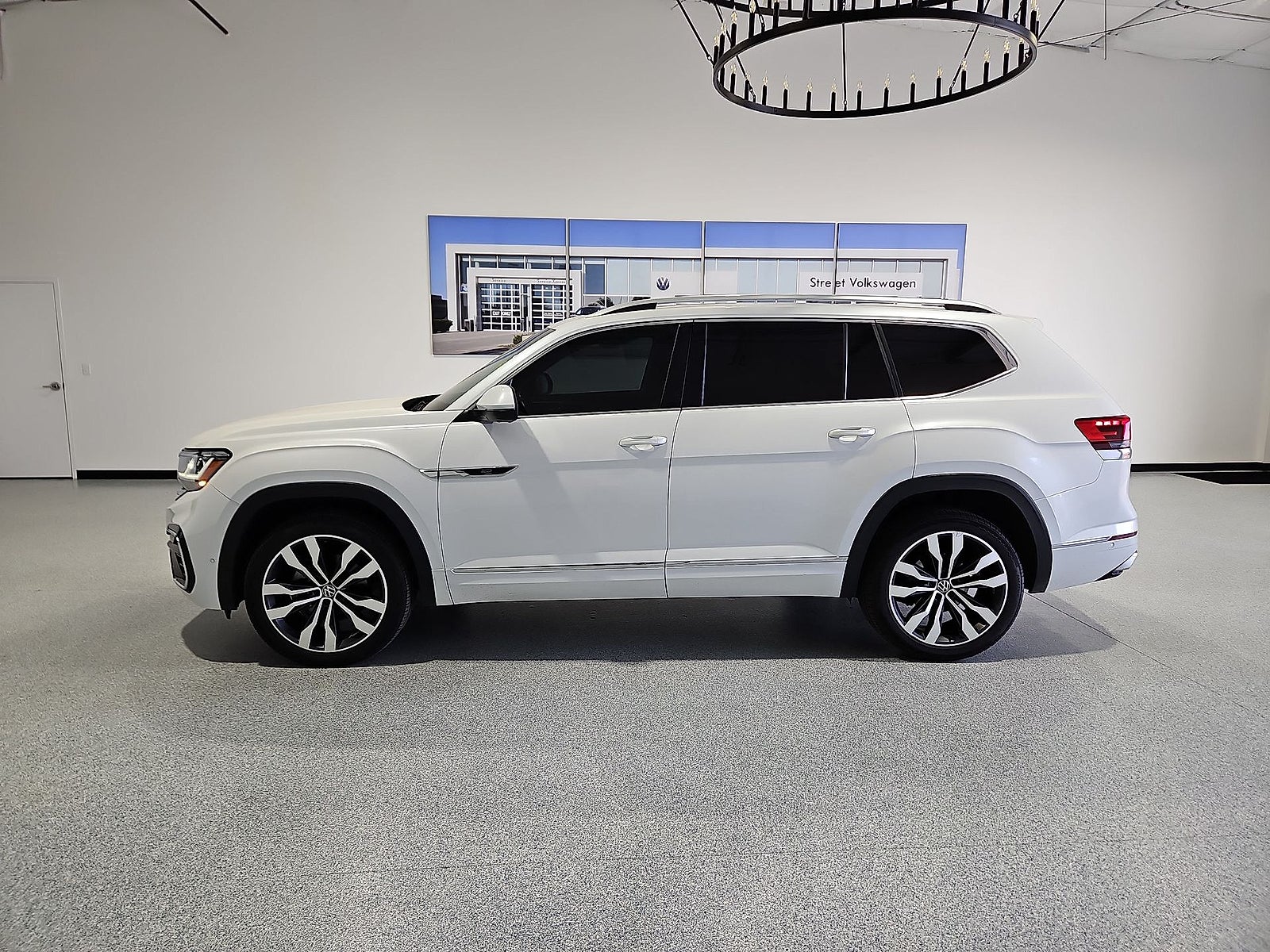 2023 Volkswagen Atlas 3.6L V6 SEL Premium R-Line