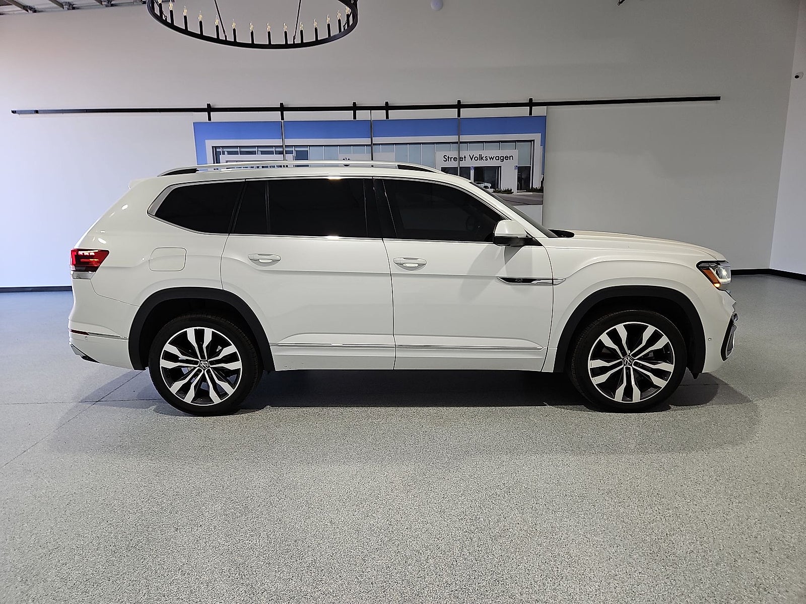 2023 Volkswagen Atlas 3.6L V6 SEL Premium R-Line
