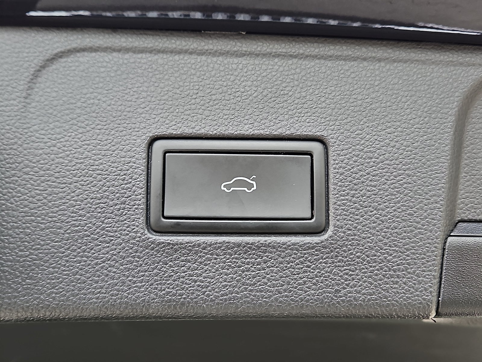 2022 Volkswagen Atlas 3.6L V6 SEL Premium R-Line