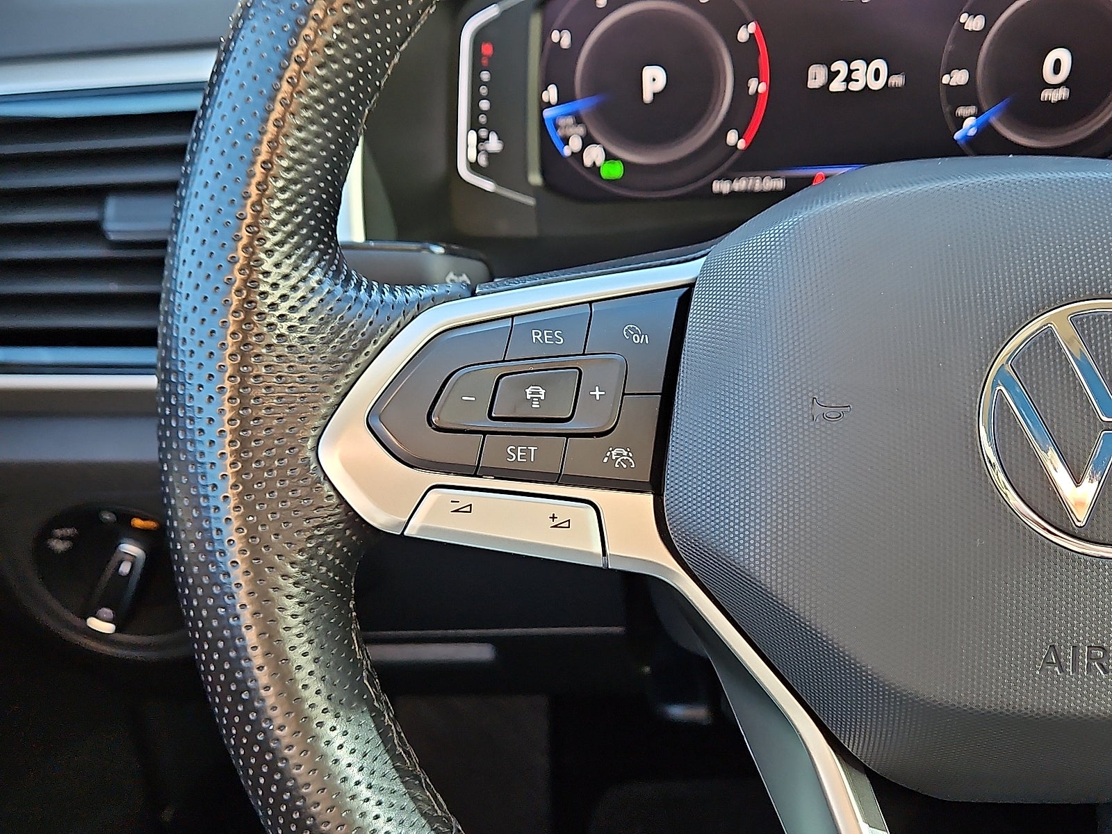 2023 Volkswagen Atlas 3.6L V6 SEL Premium R-Line