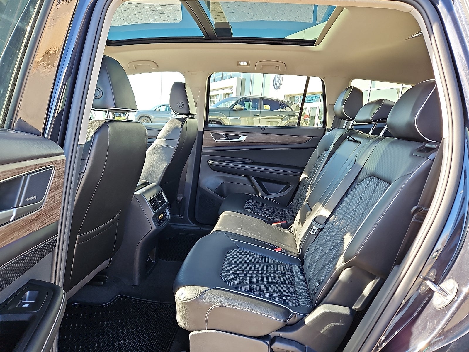 2024 Volkswagen Atlas 2.0T SEL Premium R-Line