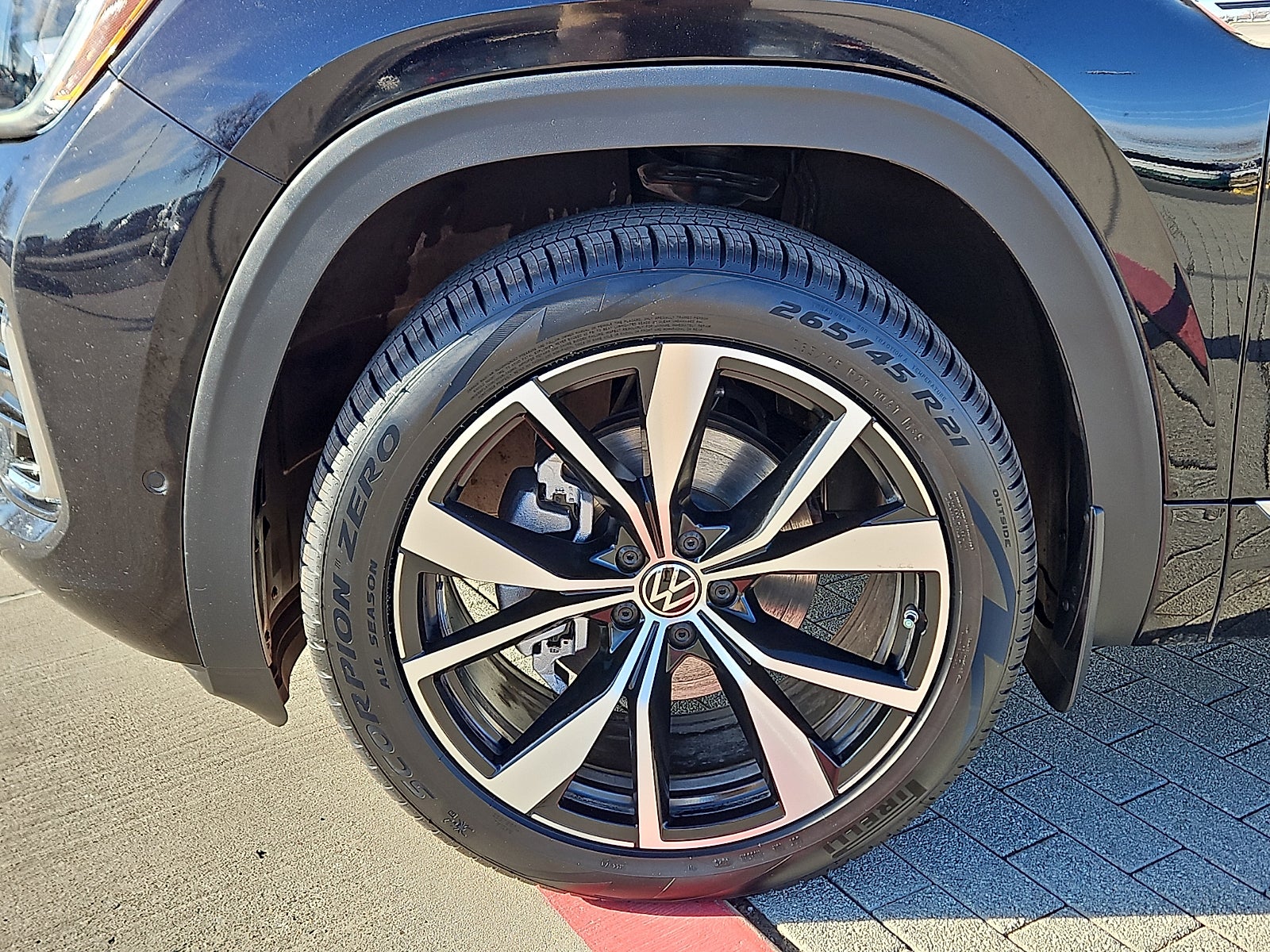 2024 Volkswagen Atlas 2.0T SEL Premium R-Line