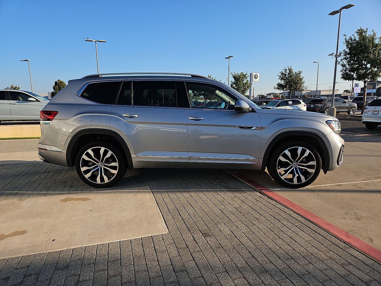 2021 Volkswagen Atlas 3.6L V6 SEL Premium R-Line
