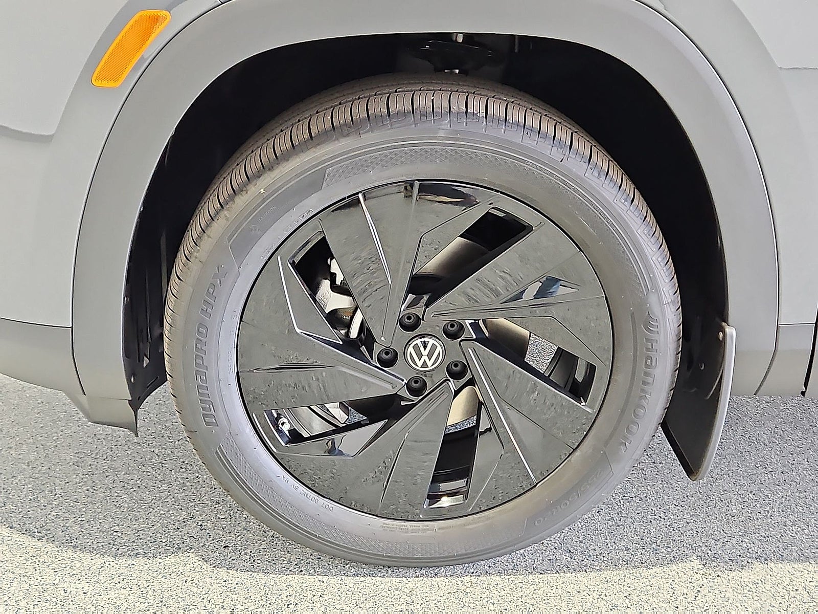 2027 Volkswagen Atlas SE w/Technology