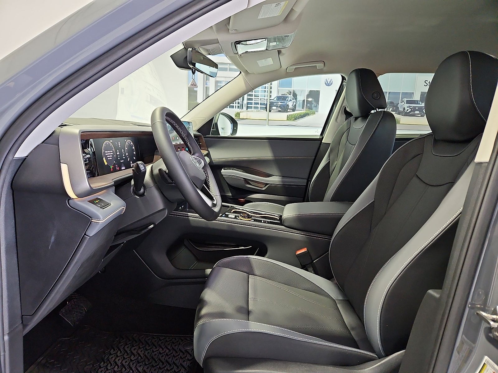 2027 Volkswagen Atlas SE w/Technology