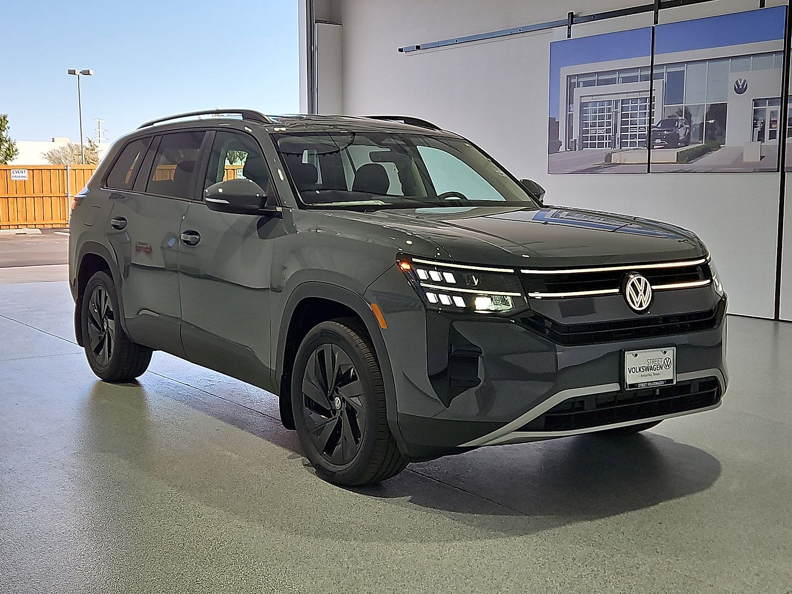 2027 Volkswagen Atlas SE w/Technology