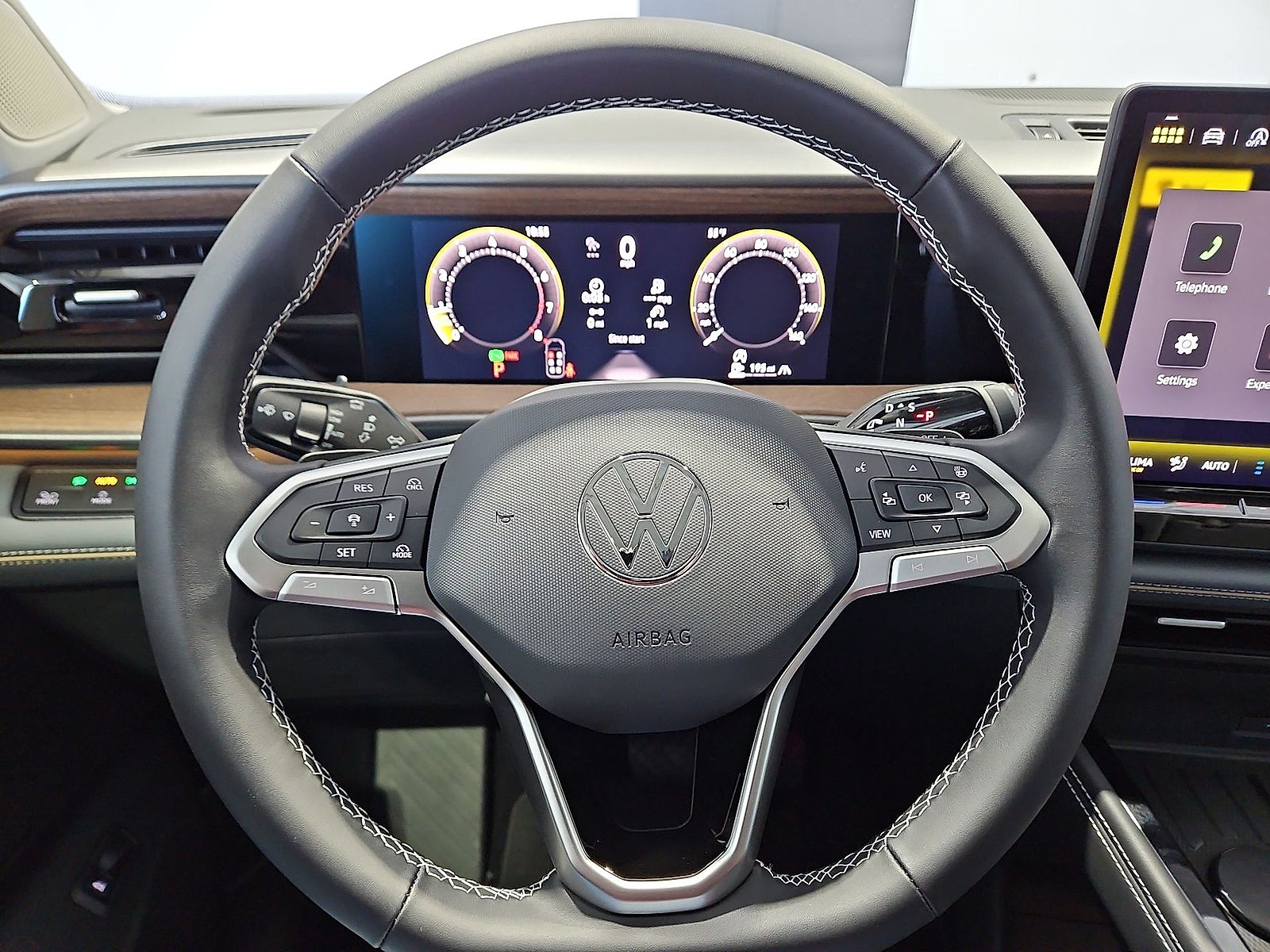 2027 Volkswagen Atlas SE w/Technology