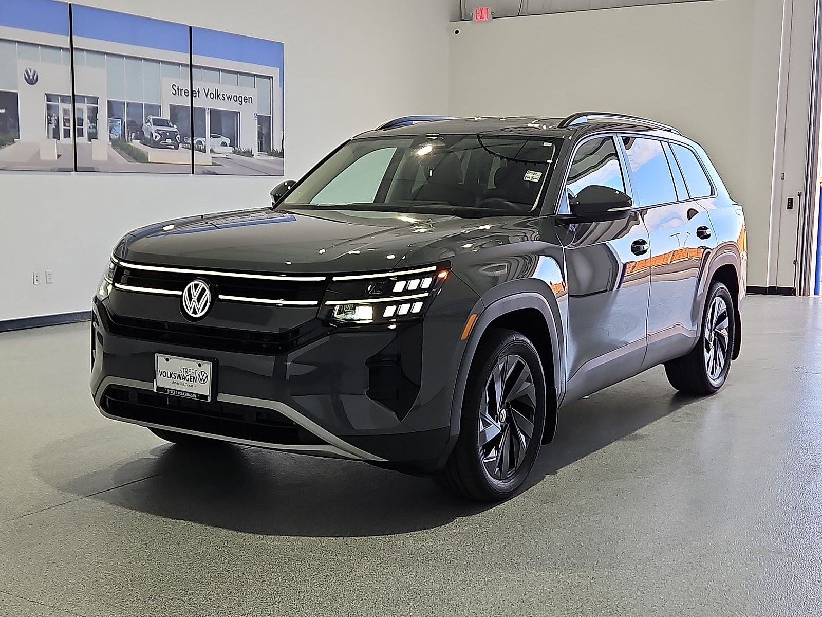 2027 Volkswagen Atlas SE w/Technology