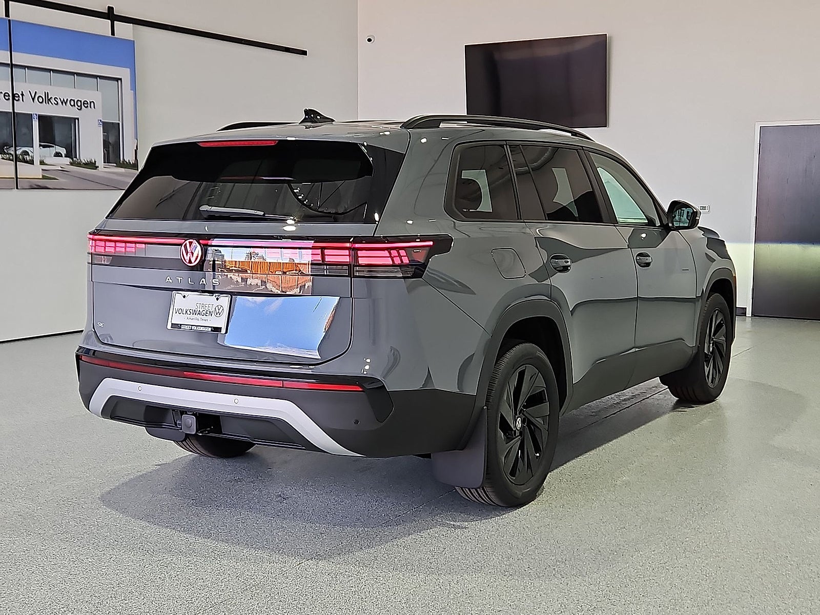 2027 Volkswagen Atlas SE w/Technology