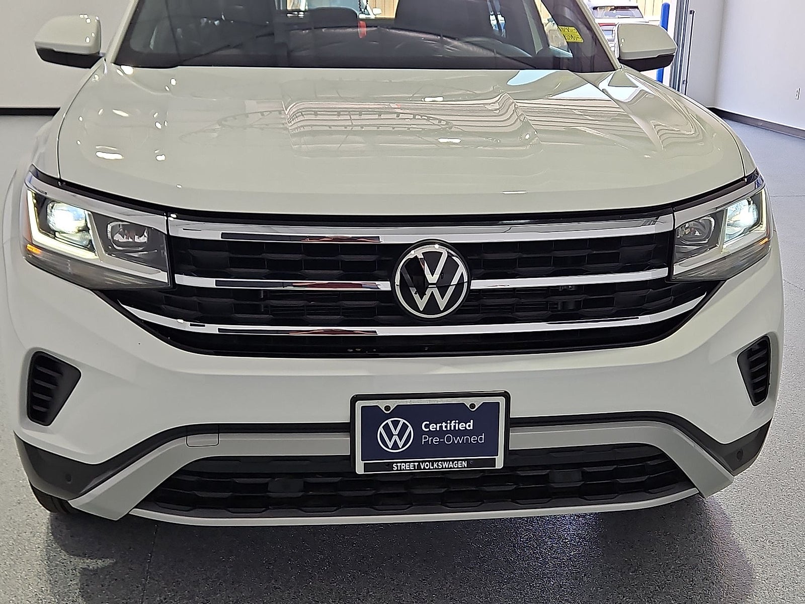 2023 Volkswagen Atlas Cross Sport 2.0T SE w/Technology