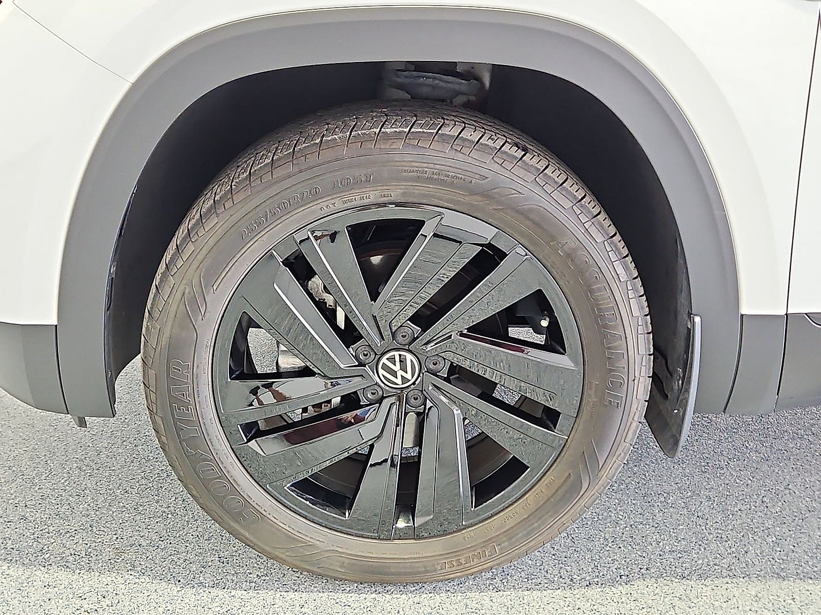 2023 Volkswagen Atlas Cross Sport 2.0T SE w/Technology