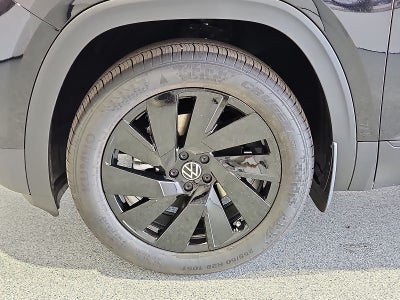 2026 Volkswagen Atlas Cross Sport SE with Technology