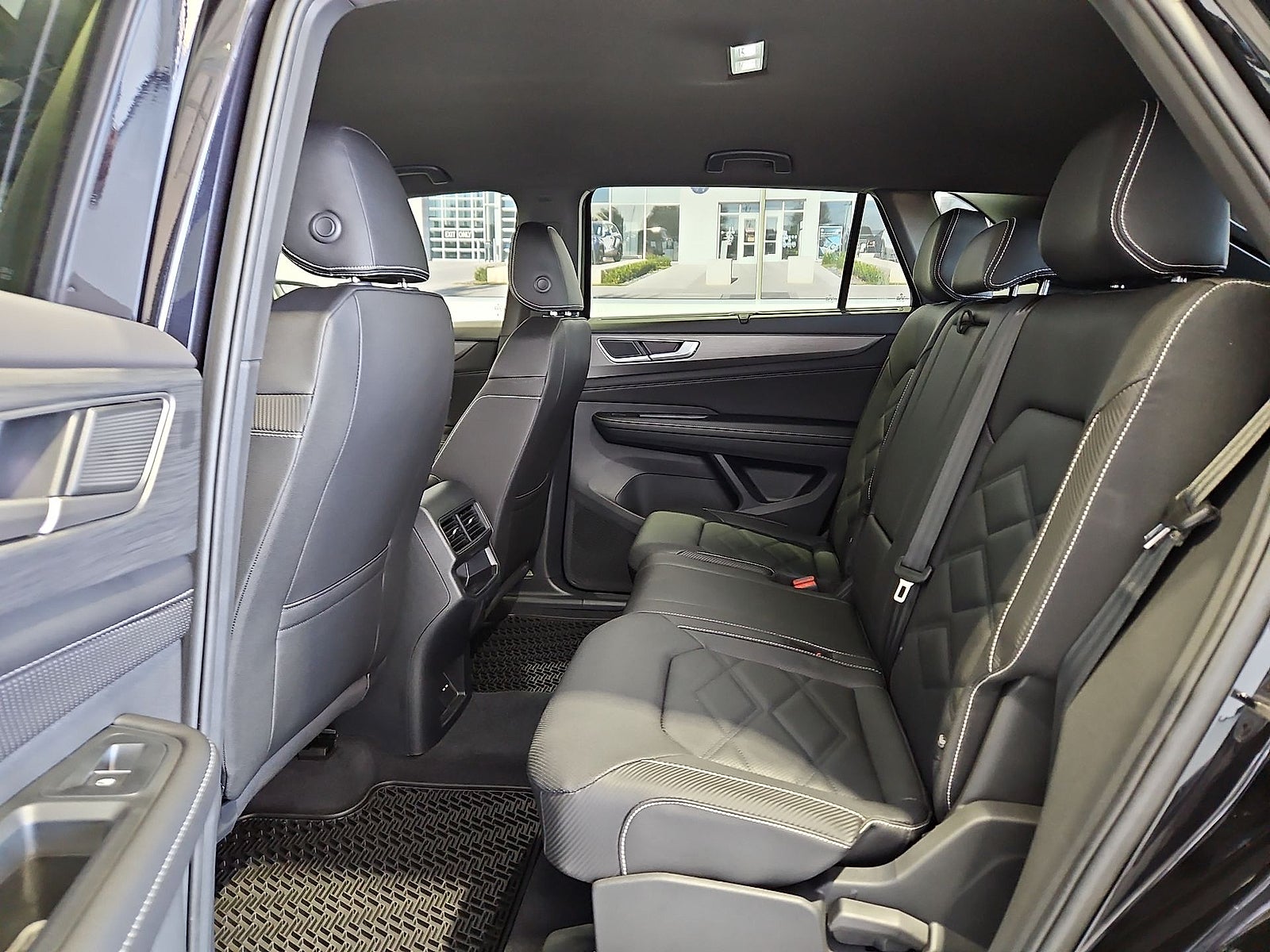 2026 Volkswagen Atlas Cross Sport SE with Technology