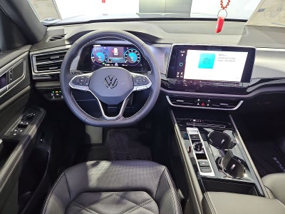 2026 Volkswagen Atlas Cross Sport SE with Technology