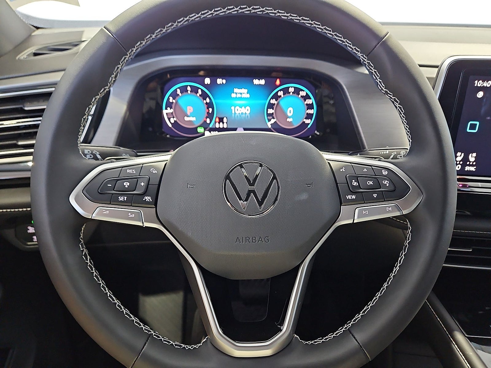 2026 Volkswagen Atlas Cross Sport SE with Technology