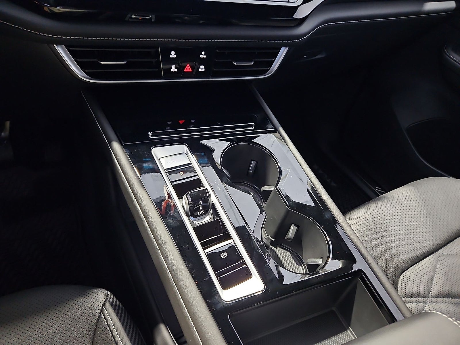 2026 Volkswagen Atlas Cross Sport SE with Technology
