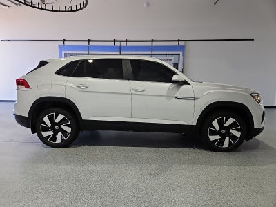2026 Volkswagen Atlas Cross Sport SE with Technology