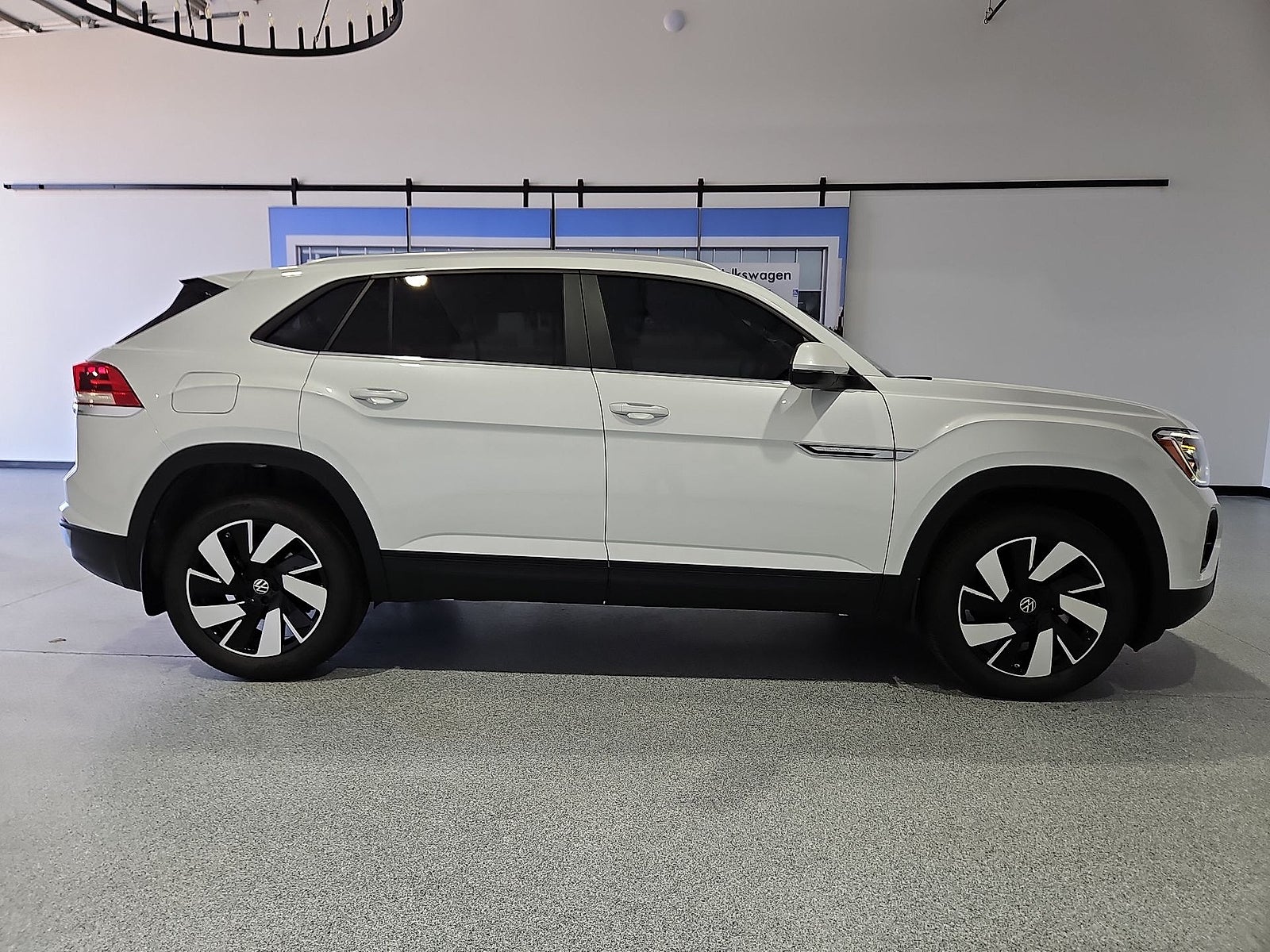 2026 Volkswagen Atlas Cross Sport SE with Technology