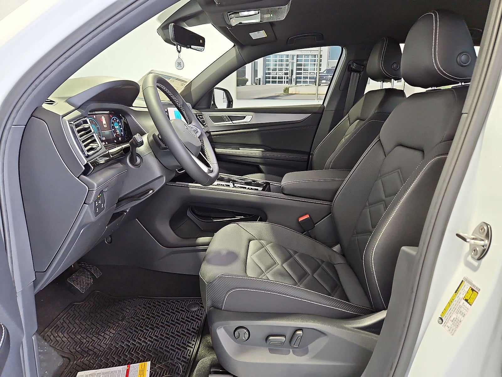 2026 Volkswagen Atlas Cross Sport SE with Technology