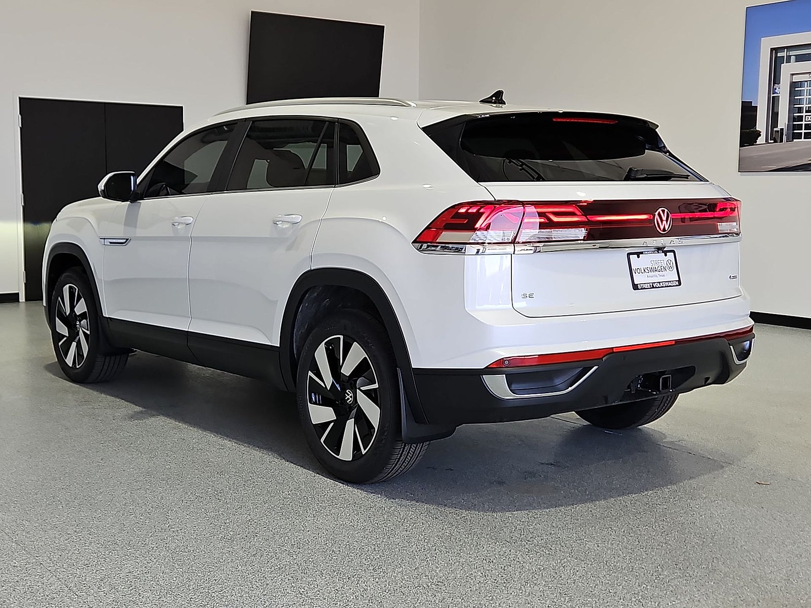 2026 Volkswagen Atlas Cross Sport SE with Technology