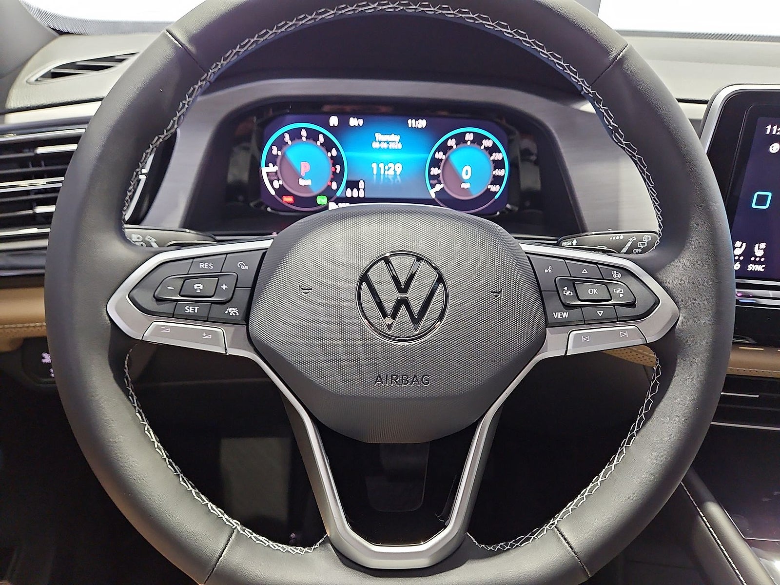 2026 Volkswagen Atlas Cross Sport SE with Technology